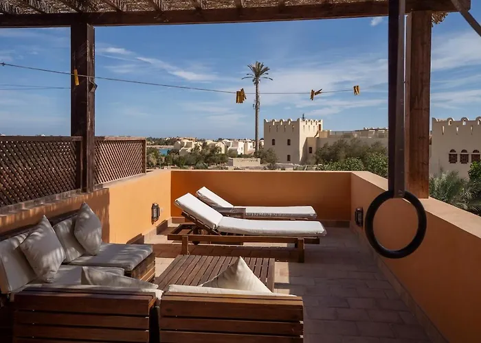 South Marina 2br, Bathtub, Terraces & Pool *