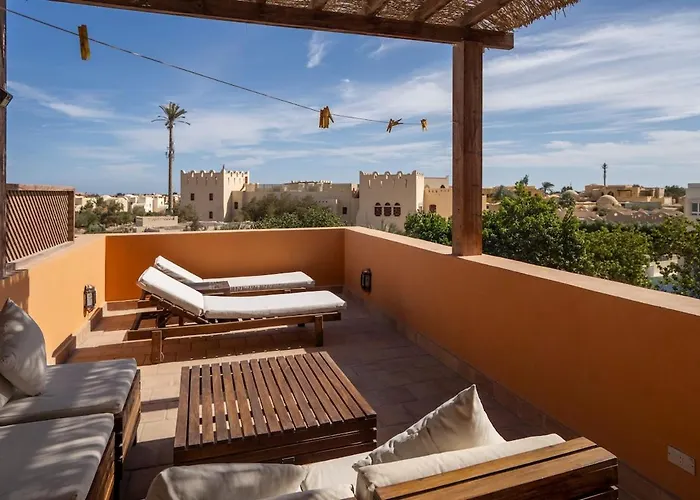 South Marina 2br, Bathtub, Terraces & Pool Appartement