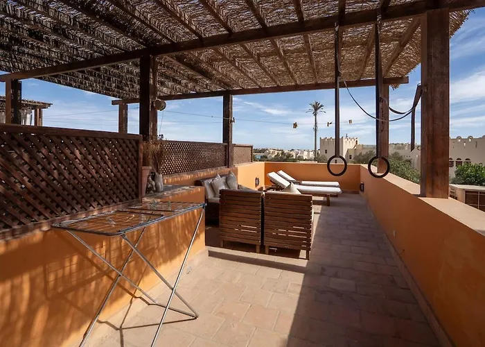 South Marina 2br, Bathtub, Terraces & Pool *