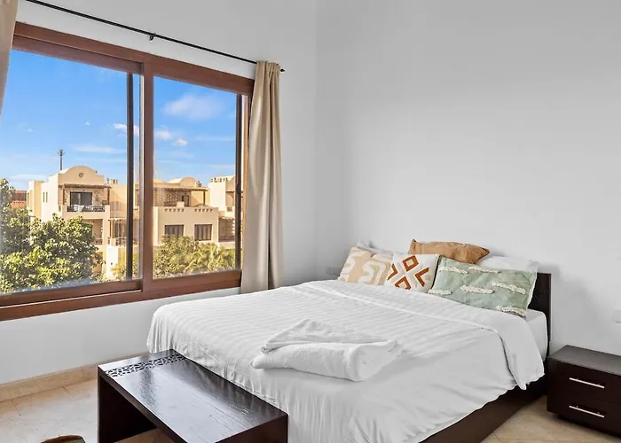 South Marina 2br, Bathtub, Terraces & Pool *
