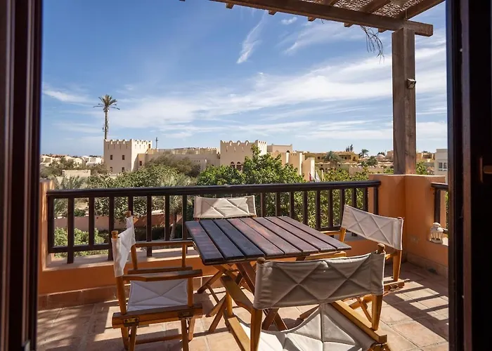 South Marina 2br, Bathtub, Terraces & Pool